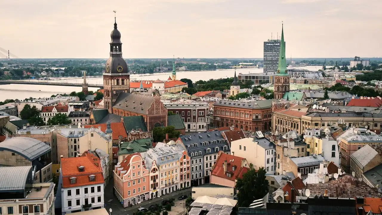Common Mistakes Beginners Make When Learning Latvian
